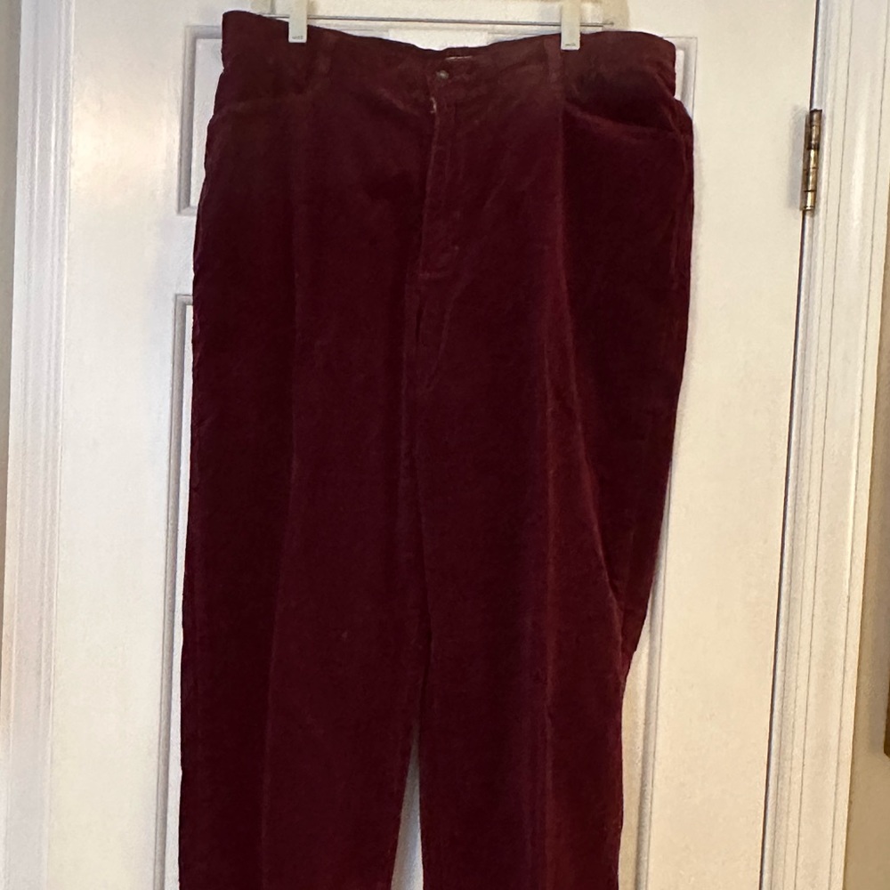 Women’s courdoroy jeans. Made by Lee. size 16. burgundy.